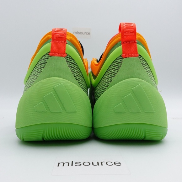 Athletic_Shoes